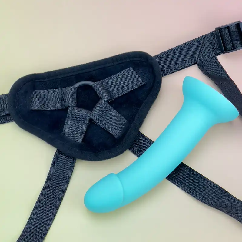 Direct From Factory Soft touch harness and 6.5" dildo set